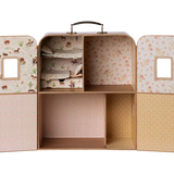 SuitCasa, Little sister and brother mouse