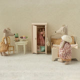 Side table, Mouse